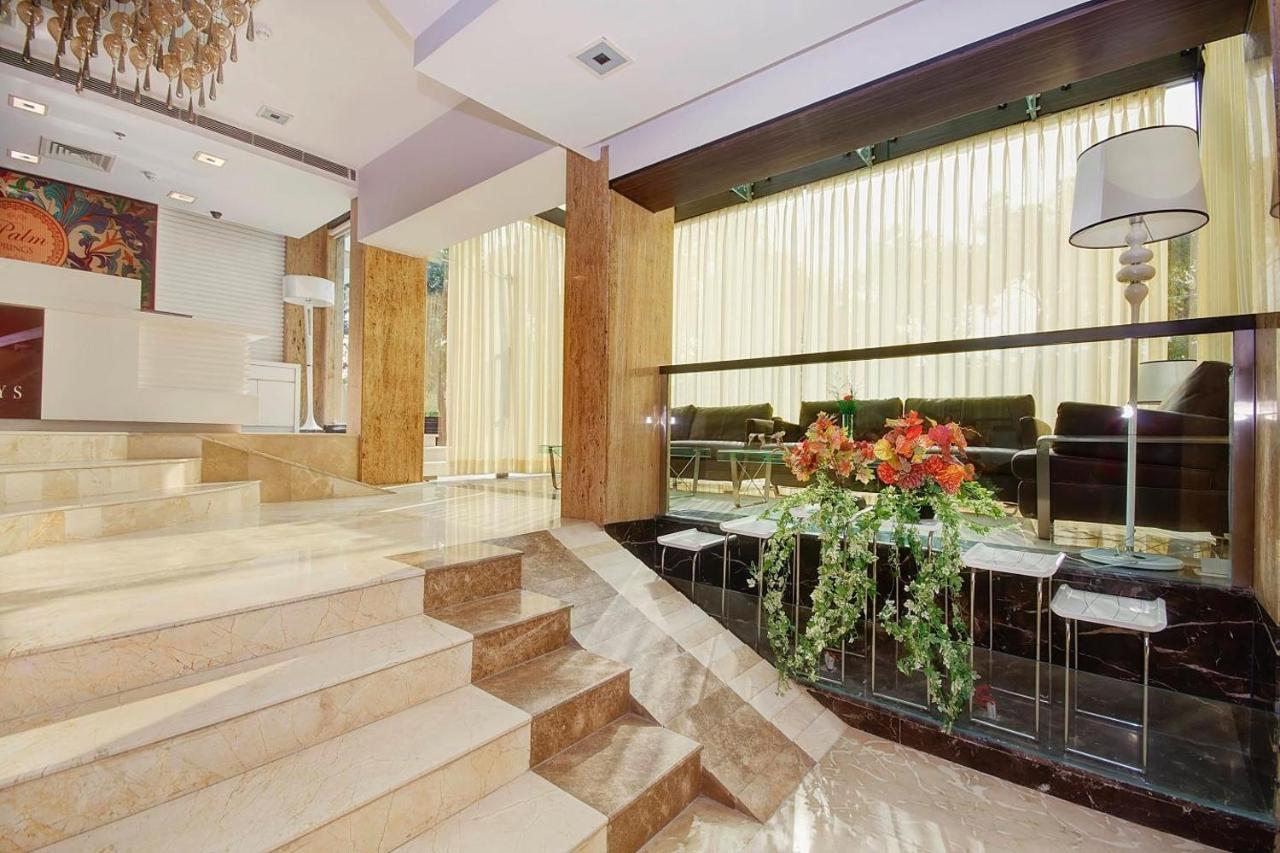 The Palm Spring A Boutique Hotel Naraina New Delhi Bagian luar foto