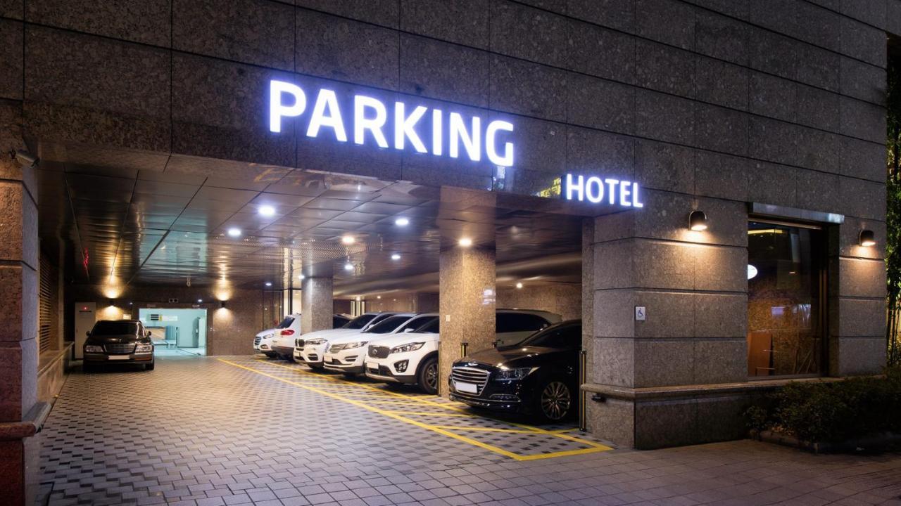 The Palm Spring A Boutique Hotel Naraina New Delhi Bagian luar foto