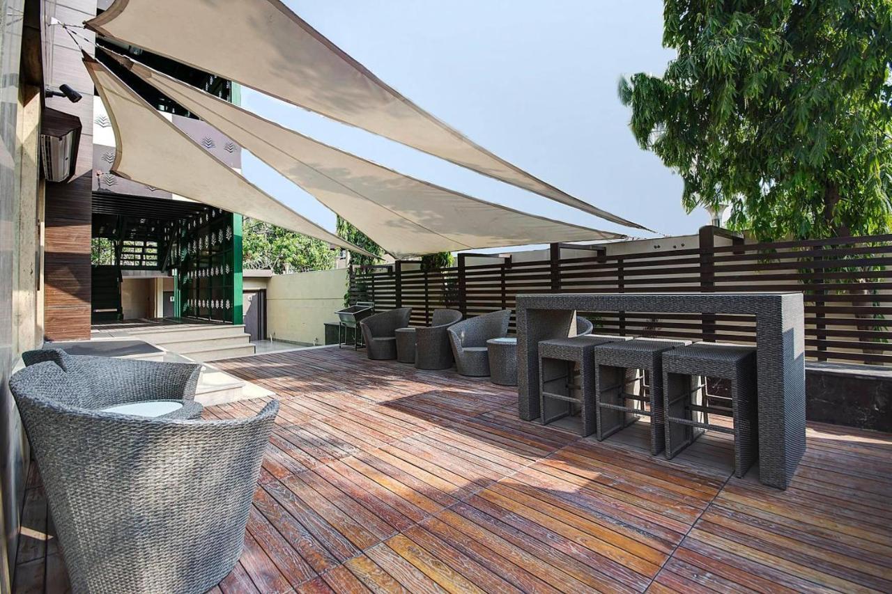 The Palm Spring A Boutique Hotel Naraina New Delhi Bagian luar foto