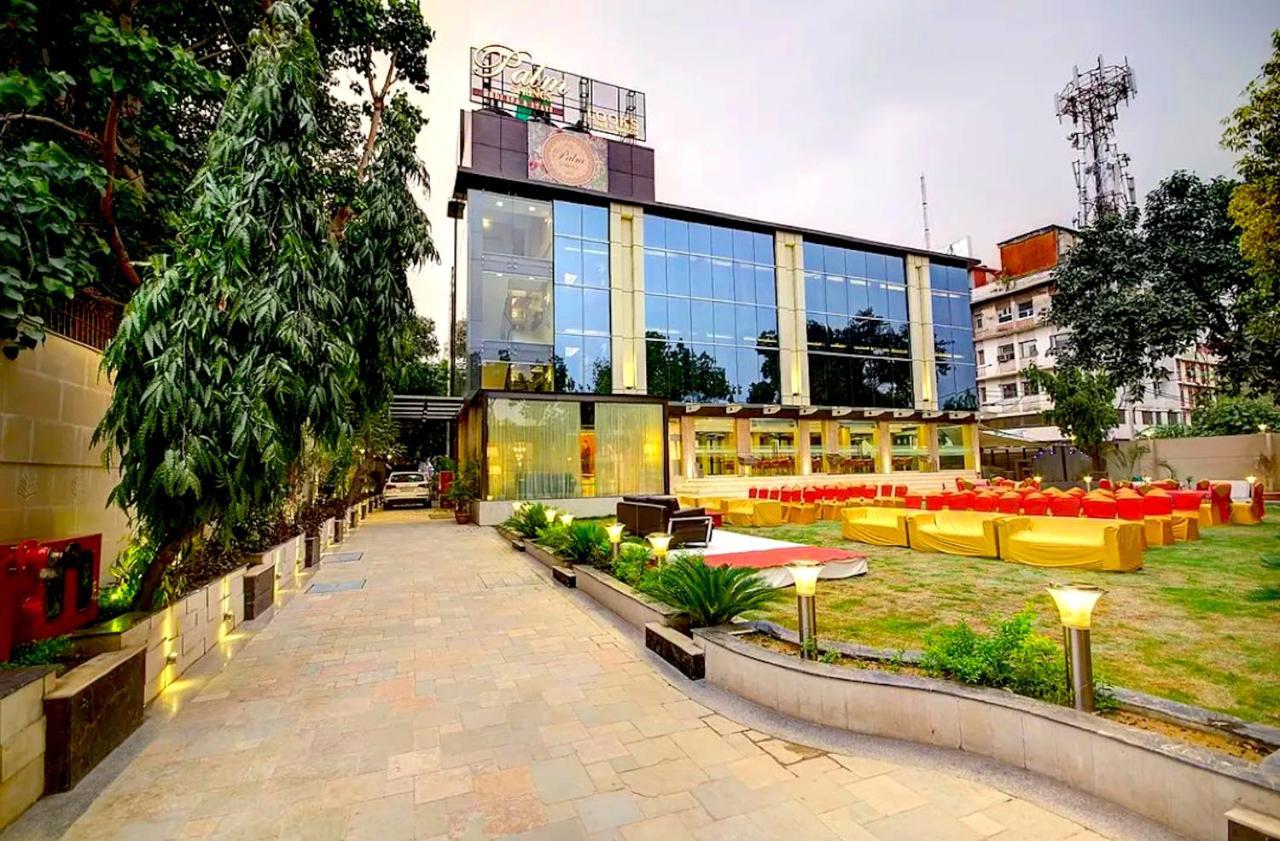 The Palm Spring A Boutique Hotel Naraina New Delhi Bagian luar foto